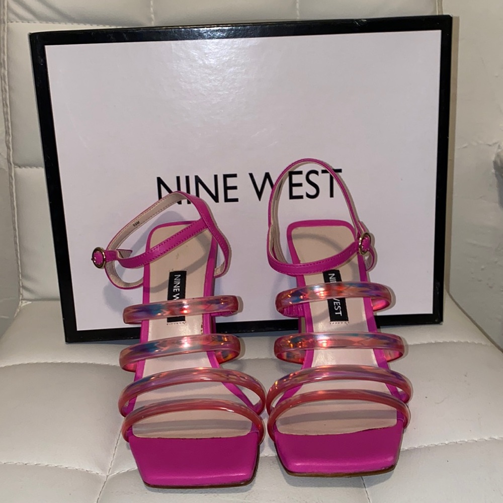 NINE WEST